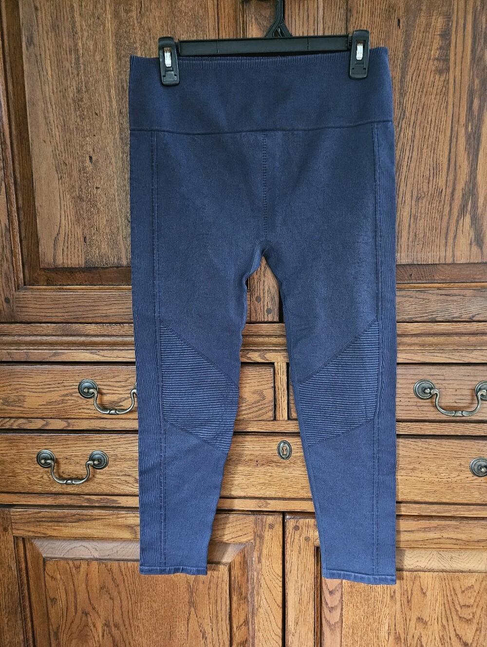 Fabletics Navy Ribbed Knee Detail Leggings Sz M